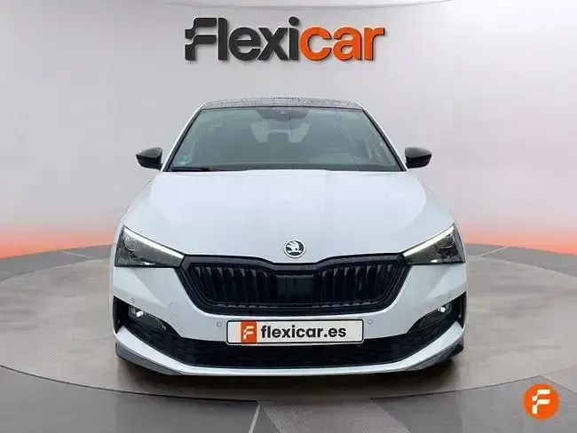 Usado Skoda Scala Monte Carlo 150 CV (110 kW) 2023 Blanco Utilitario