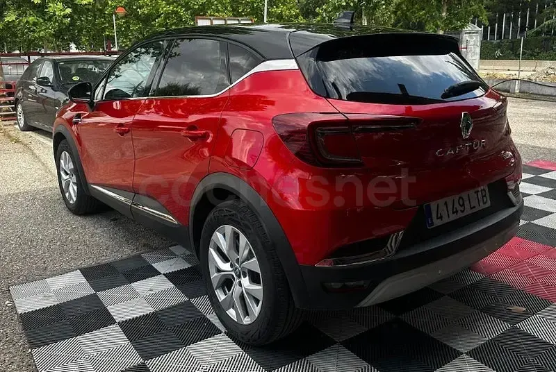 Usado Renault Captur Intens 160 CV (117 kW) 2021 Rojo SUV