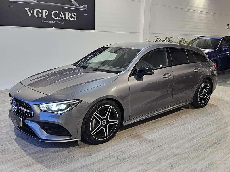 Usado Mercedes CLA180 Shooting Brake 136 CV (100 kW) 2021 Gris Familiar