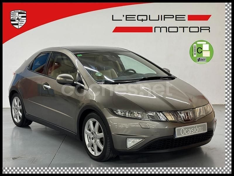 Gris / plata Usado 2008 Honda Civic Executive Berlina | 9990 € (Un poco caro) - Imagen 1/4
