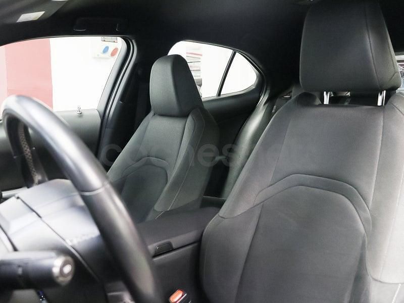 Usado Lexus UX Business Edition 184 CV (135 kW) 2021 Gris / plata SUV