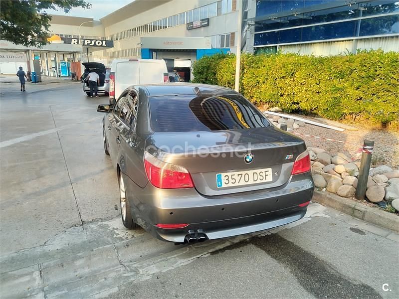 Usado BMW 523 177 CV (130 kW) 2005 Gris / plata Berlina