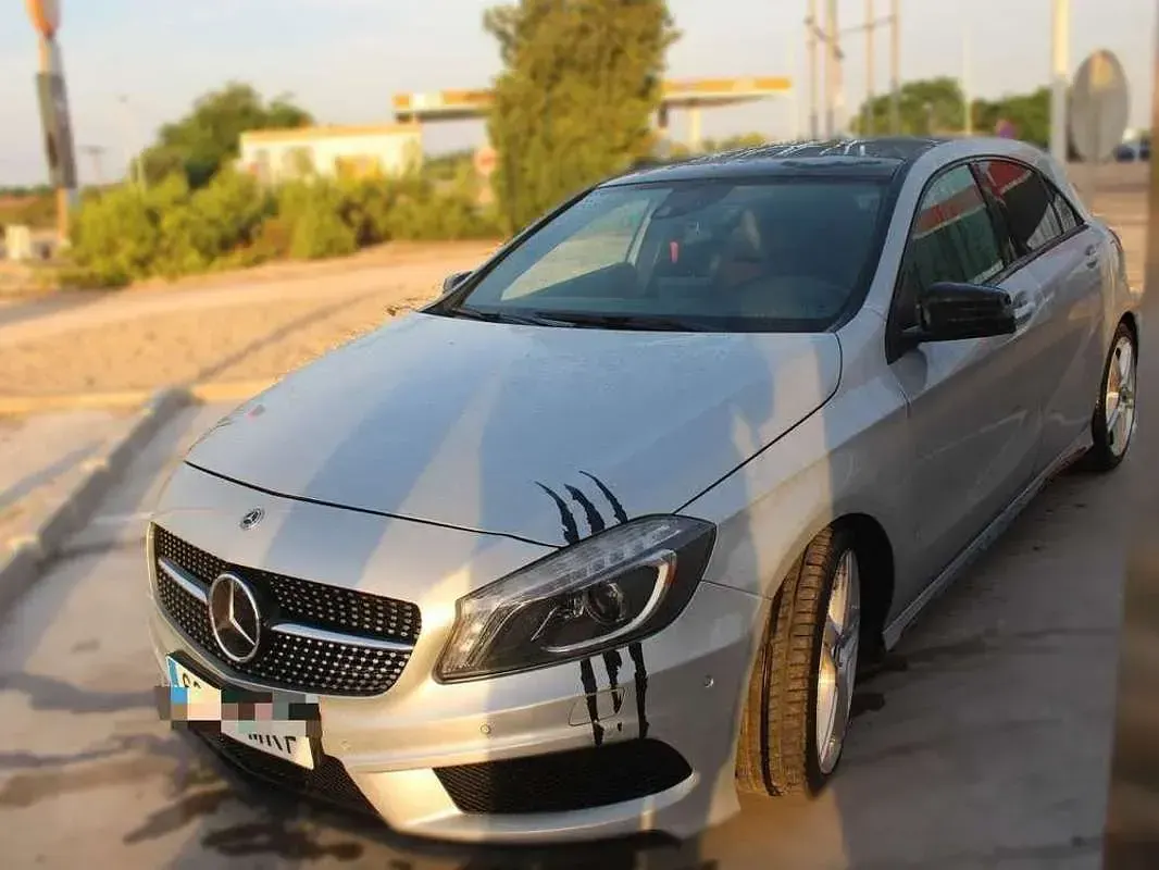 Usado Mercedes A250 AMG line 211 CV (155 kW) 2013 Gris Utilitario