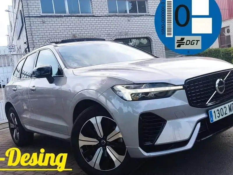 Usado Volvo XC60 Plus 350 CV (257 kW) 2023 Gris / plata SUV