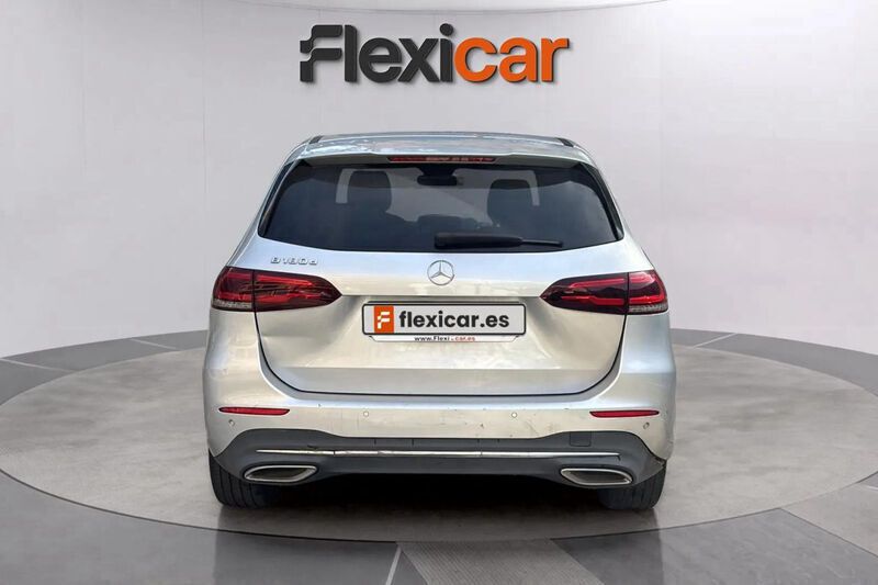 Usado Mercedes B180 117 CV (86 kW) 2020 Gris Monovolumen