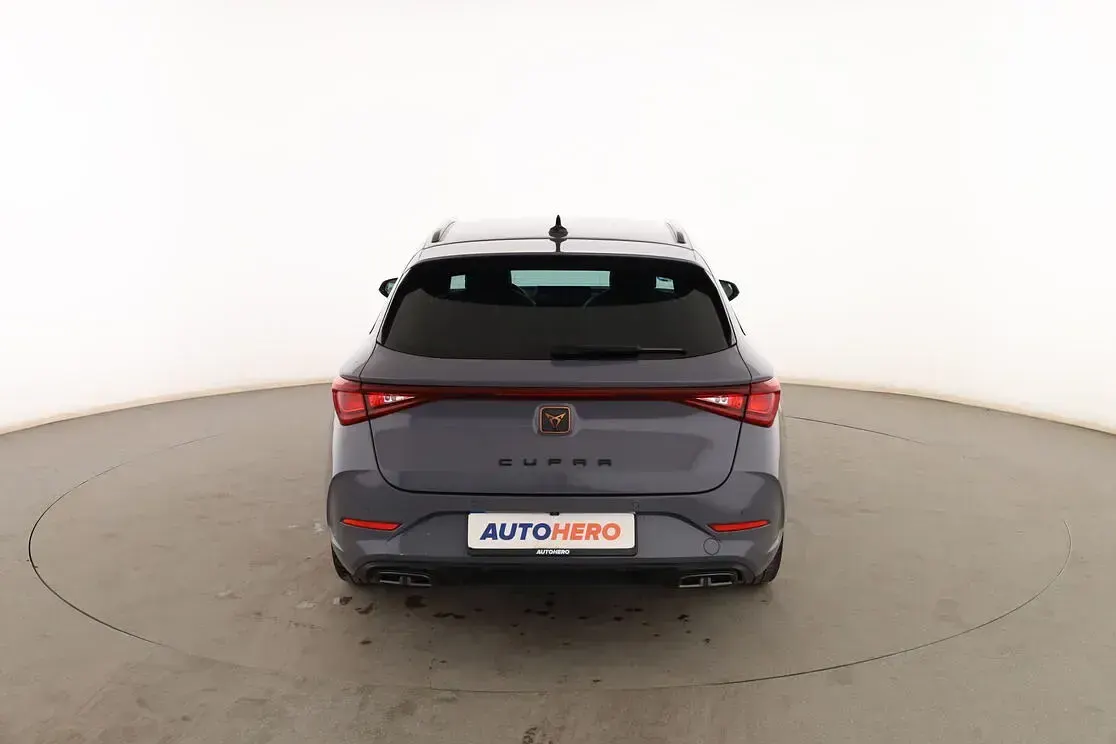 Usado Cupra Leon 150 CV (110 kW) 2023 Gris Familiar