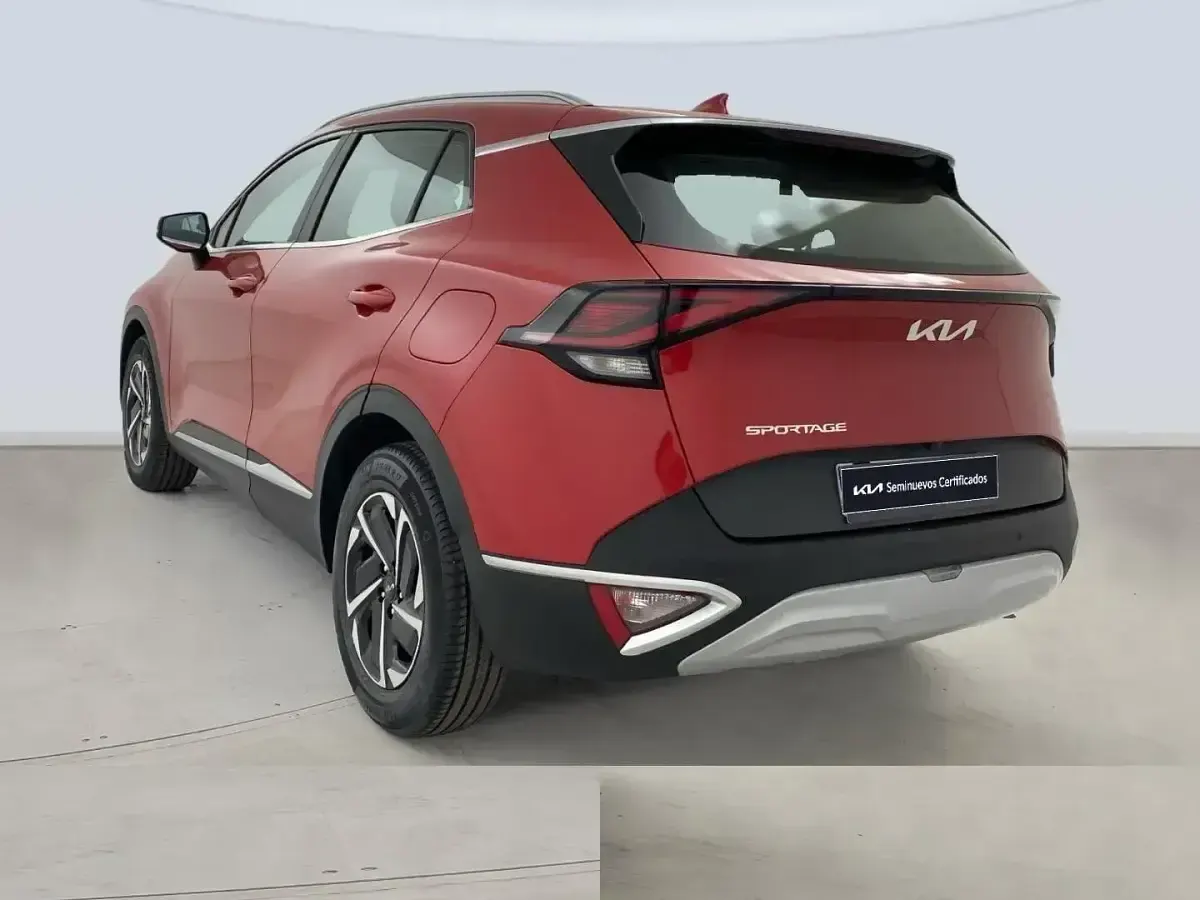 Usado Kia Sportage 150 CV (110 kW) 2024 Rojo SUV