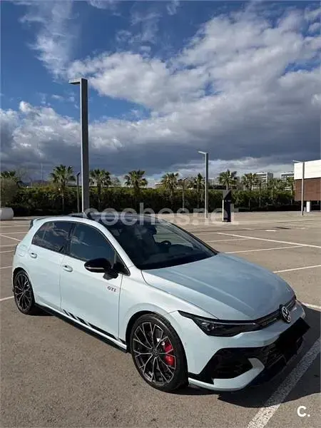 Usado VW Golf VIII GTI Clubsport 301 CV (221 kW) 2025 Azul Berlina