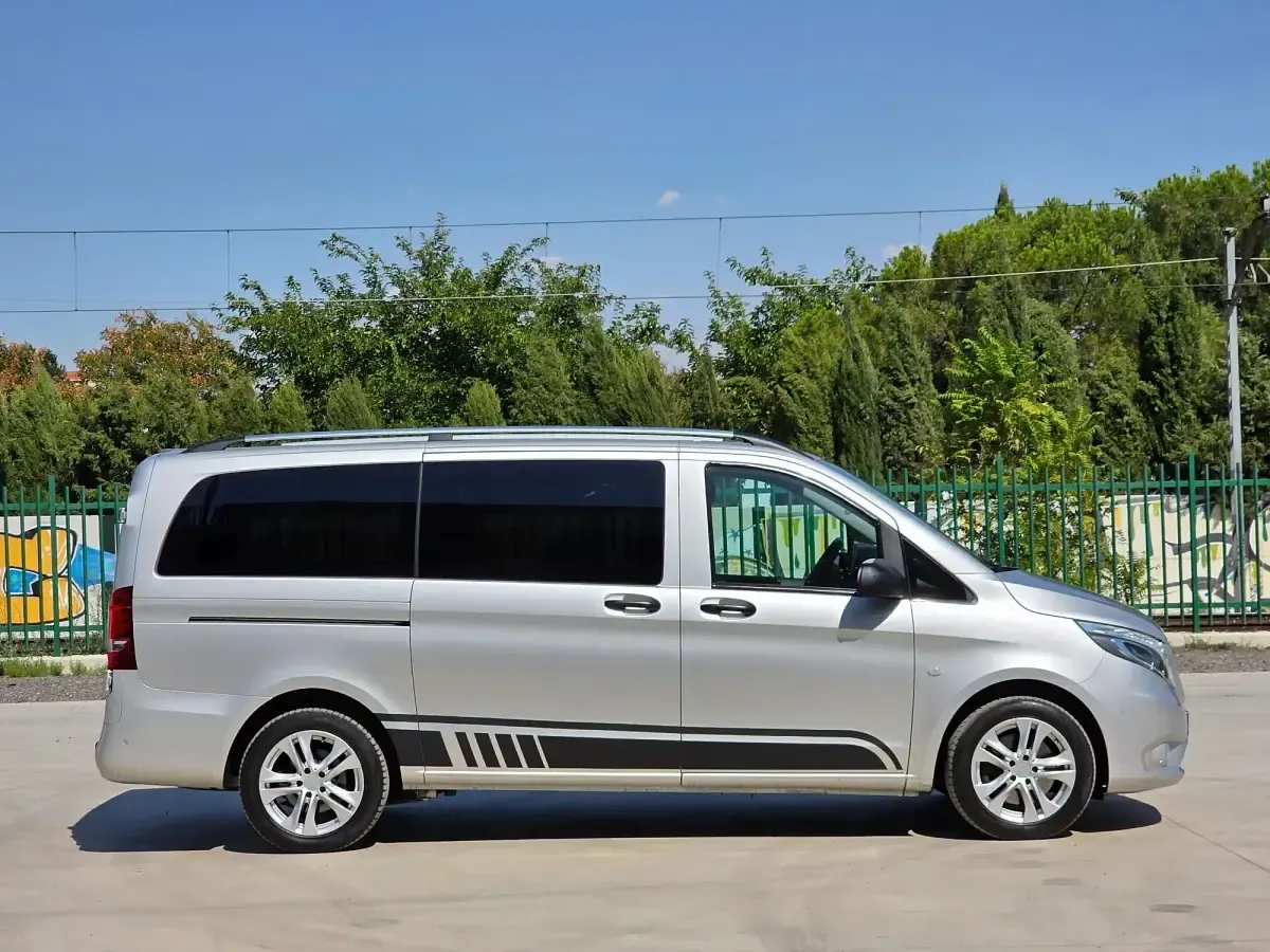 Usado Mercedes Vito 190 CV (139 kW) 2017 Gris Van