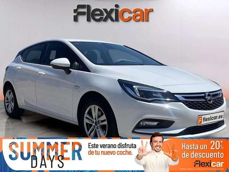 Blanco Usado 2017 Opel Astra Dynamic Berlina | 10.690 € (Buen precio) - Imagen 1/4