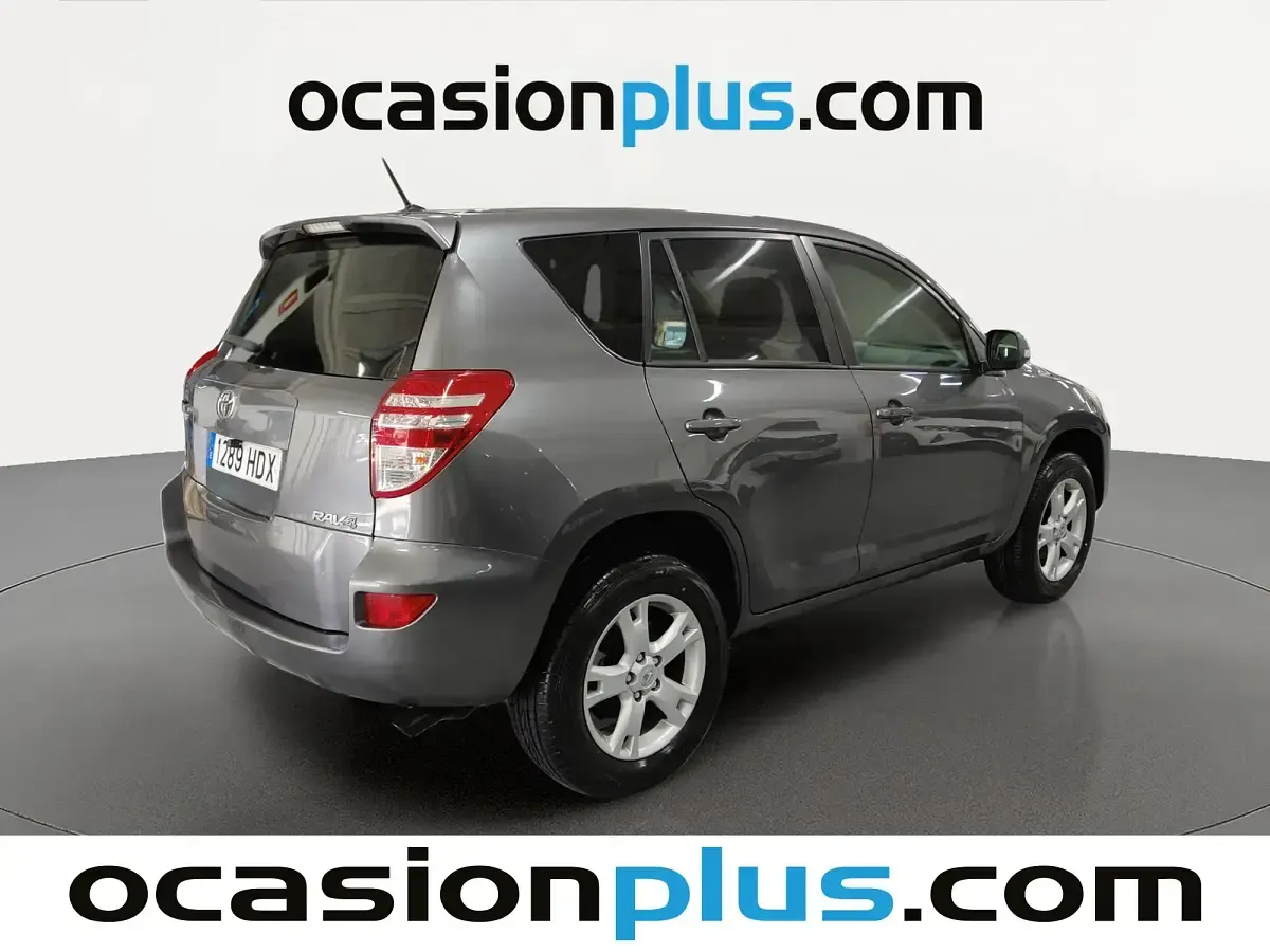 Usado Toyota RAV4 Executive 150 CV (110 kW) 2011 Gris SUV