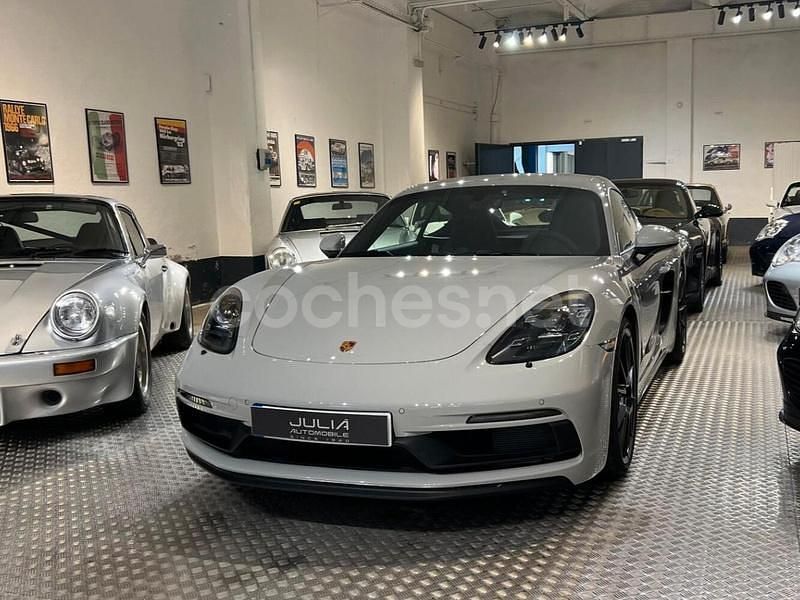 Gris / plata Usado 2023 Porsche 718 Cayman GTS Coupe | 118.982 € - Imagen 1/4