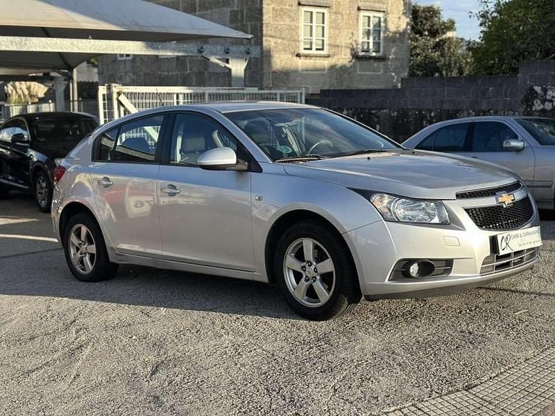 Usado Chevrolet Cruze LT 124 CV (91 kW) 2012 Gris Utilitario