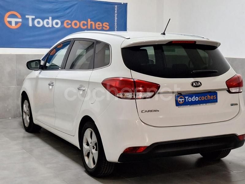 Usado Kia Carens 141 CV (103 kW) 2015 Blanco Monovolumen