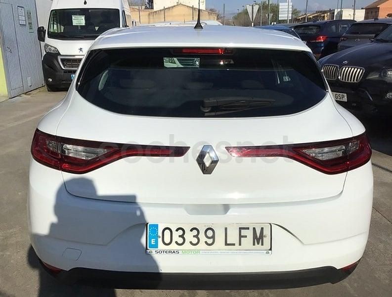 Usado Renault Mégane IV Business 95 CV (69 kW) 2020 Blanco Berlina