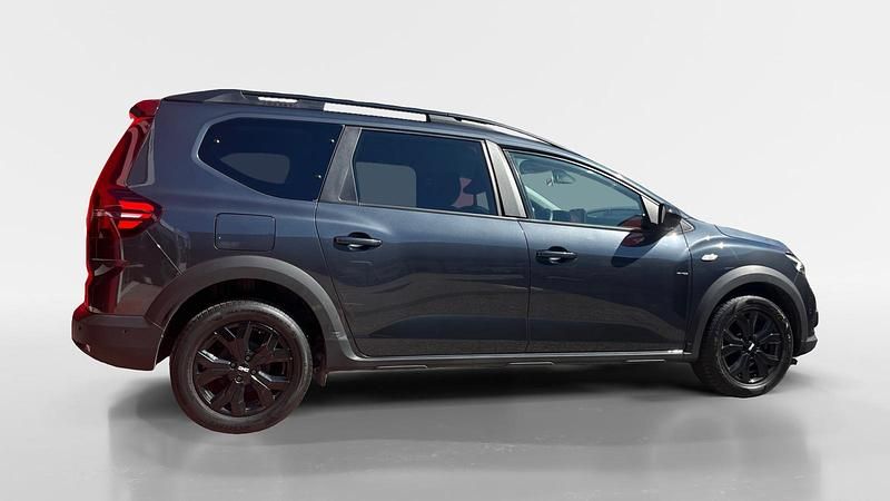 Usado Dacia Jogger Extreme 140 CV (102 kW) 2023 Negro Monovolumen