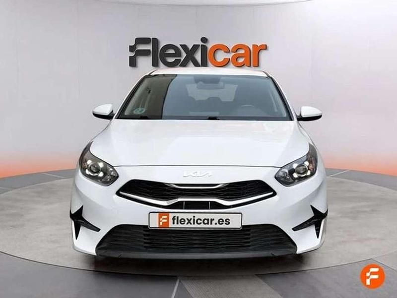 Usado Kia Ceed 101 CV (74 kW) 2022 Blanco Utilitario