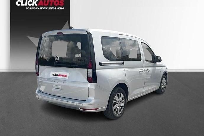 Usado VW Caddy 102 CV (75 kW) 2024 Gris Monovolumen