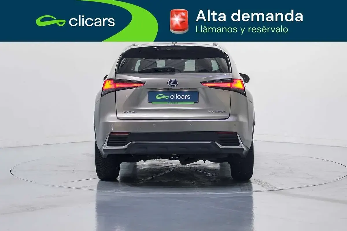 Usado Lexus NX300h Business Edition 155 CV (114 kW) 2020 Gris SUV
