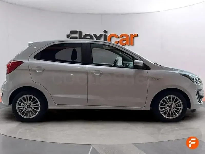 Usado Ford Ka Plus Ultimate 85 CV (62 kW) 2019 Blanco Utilitario
