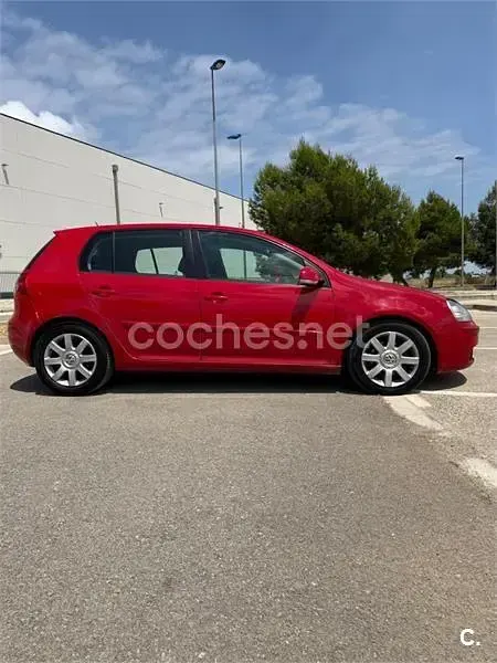 Usado VW Golf V GT 105 CV (77 kW) 2007 Rojo Berlina