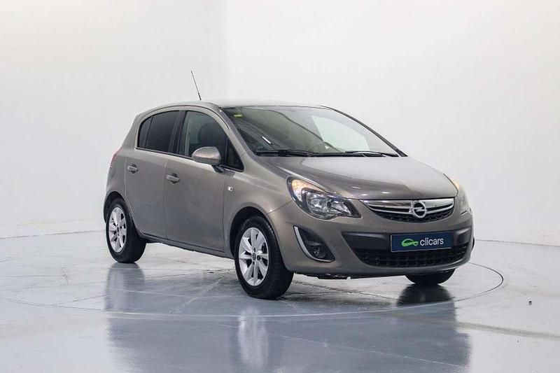Usado Opel Corsa Selective 90 CV (66 kW) 2014 Marrón Utilitario