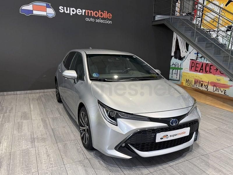 Usado Toyota Corolla Active 140 CV (102 kW) 2022 Gris / plata Berlina