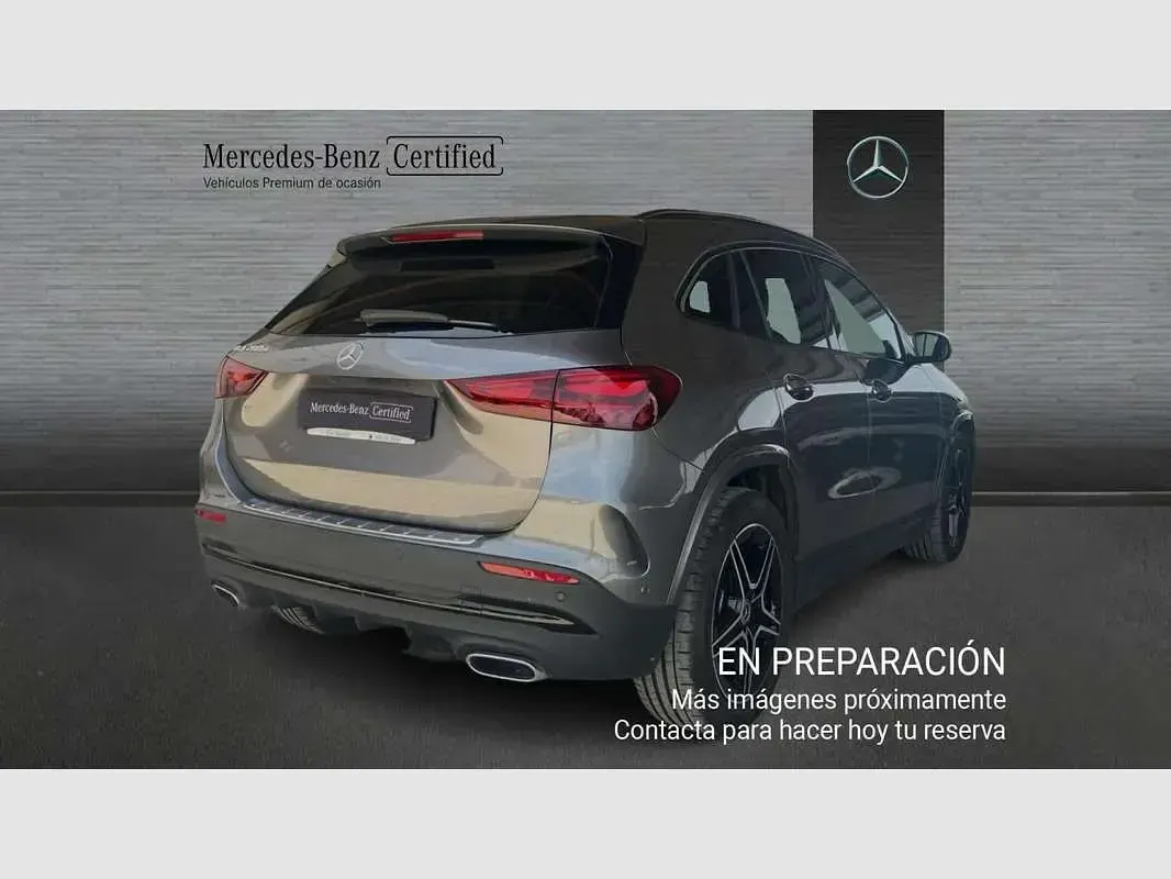 Usado Mercedes GLA200 150 CV (110 kW) 2025 Gris SUV