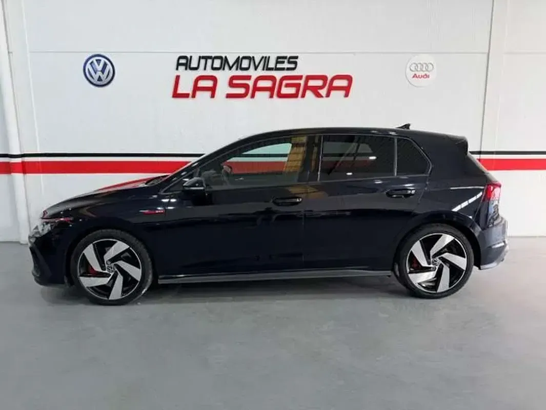 Usado VW Golf VIII 245 CV (180 kW) 2023 Negro Utilitario