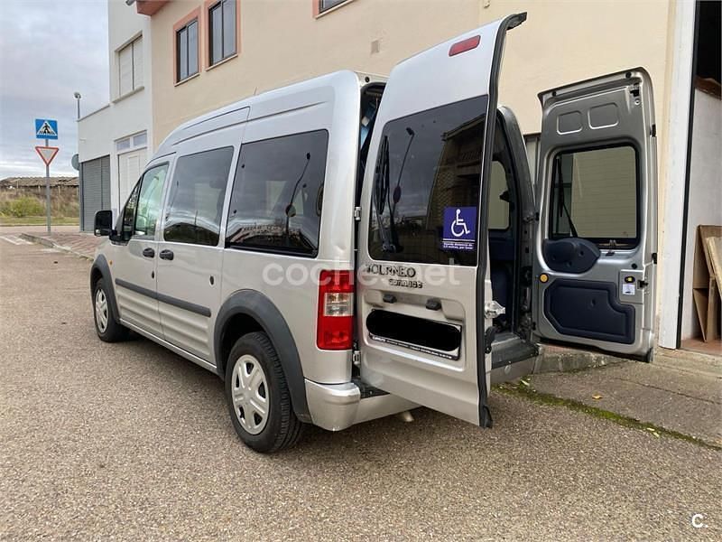 Usado Ford Tourneo Connect Trend 95 CV (69 kW) 2013 Gris / plata Monovolumen
