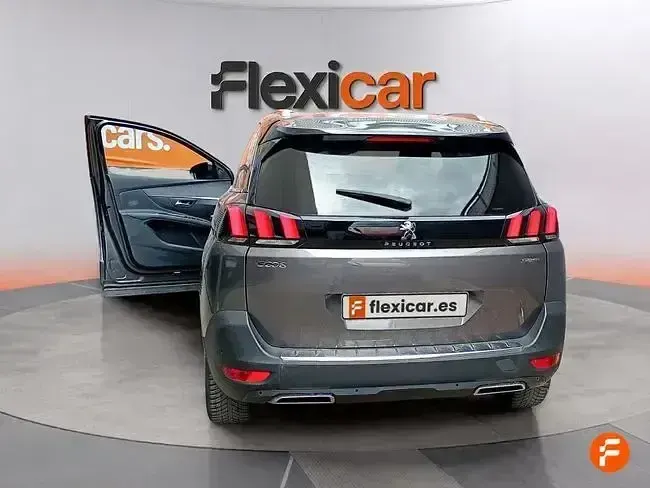 Usado Peugeot 5008 GT-line 130 CV (95 kW) 2020 Gris SUV