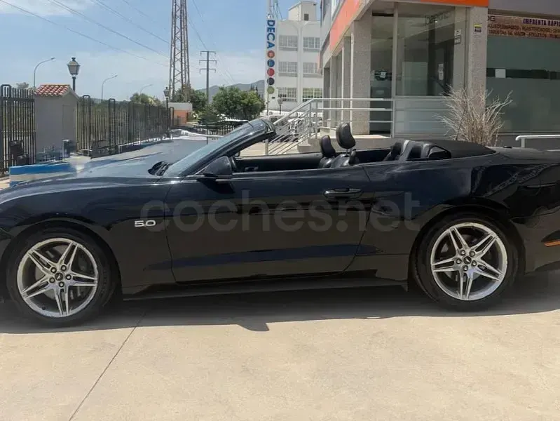 Usado Ford Mustang GT 450 CV (330 kW) 2022 Negro Descapotable