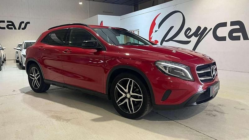Usado Mercedes GLA200 AMG Edition 1 136 CV (100 kW) 2015 Rojo SUV