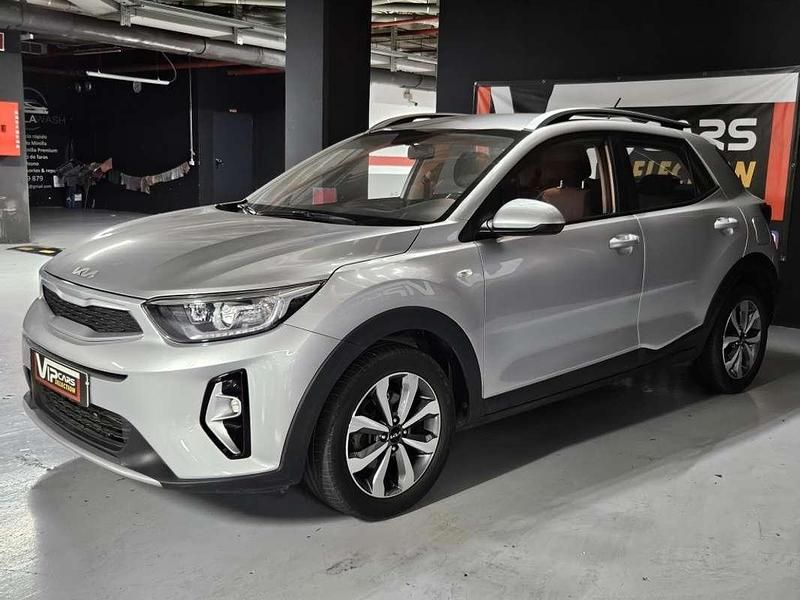 Usado Kia Stonic 101 CV (74 kW) 2022 Gris SUV