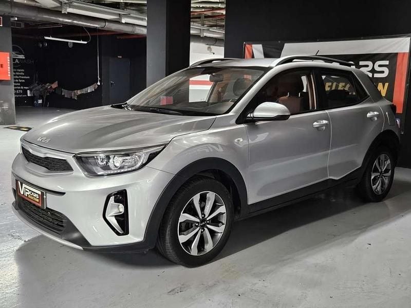 Usado Kia Stonic Plus 101 CV (74 kW) 2022 Gris SUV