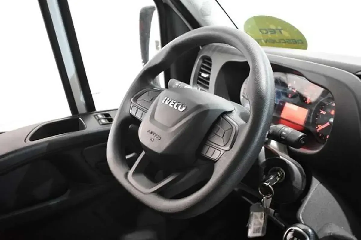 Usado Iveco Daily 156 CV (114 kW) 2022 Blanco Van