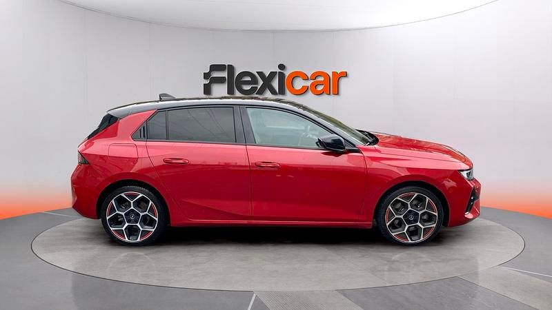Käytetty Opel Astra GS Line 181 HP (133 kW) 2022 Punainen Sedan