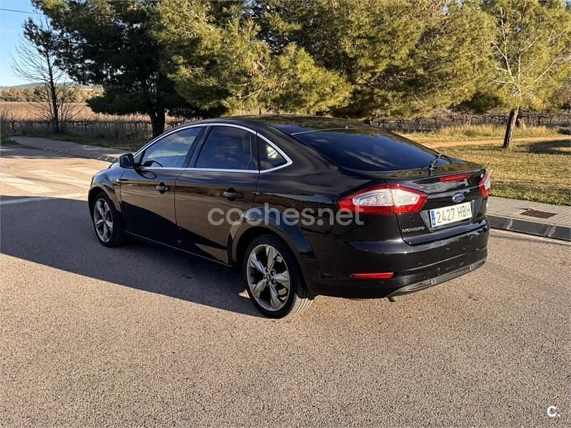 Usado Ford Mondeo Titanium 140 CV (102 kW) 2011 Negro Berlina