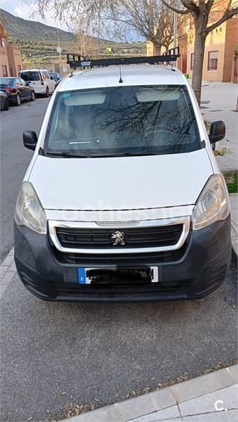 Usado Peugeot Partner Tepee Access 75 CV (55 kW) 2016 Blanco Monovolumen