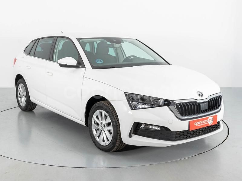 Usado Skoda Scala Ambition 95 CV (69 kW) 2023 Blanco Utilitario