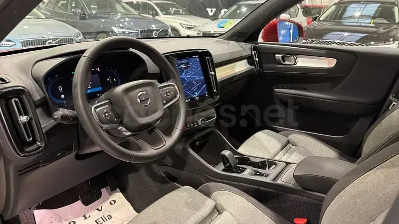 Usado Volvo XC40 Core 163 CV (119 kW) 2024 Rojo SUV
