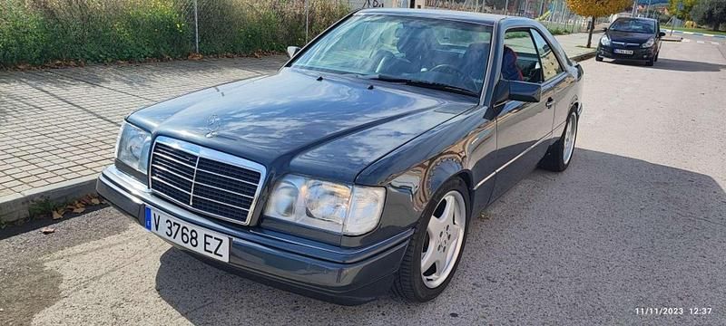 Usado Mercedes E320 219 CV (161 kW) 1995 Gris Coupe