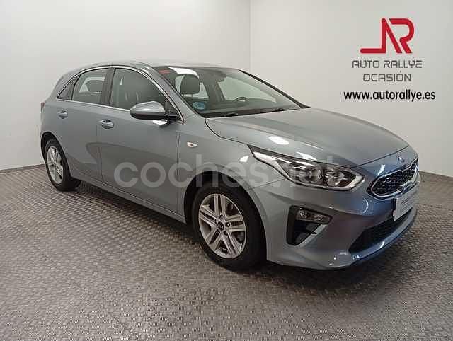 Gris / plata Usado 2021 Kia Ceed Utilitario | 14.900 € (Precio justo) - Imagen 1/4