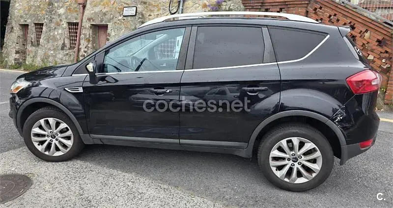 Usado Ford Kuga Titanium 140 CV (102 kW) 2011 Negro SUV