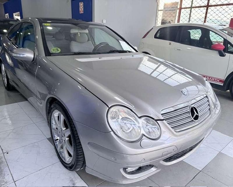 Usado Mercedes C230 Classic 204 CV (150 kW) 2005 Beige Coupe