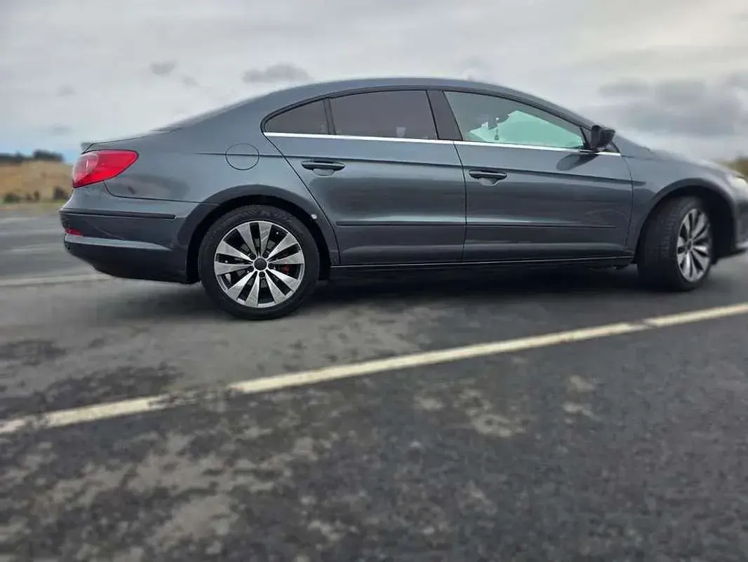 Usado VW Passat 140 CV (102 kW) 2011 Gris Berlina