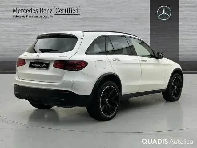 Usado Mercedes GLC300e 306 CV (225 kW) 2022 Blanco polar SUV