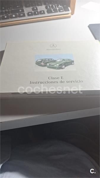 Beige Usado 2001 Mercedes E240 Elegance Berlina | 5500 € - Imagen 1/4