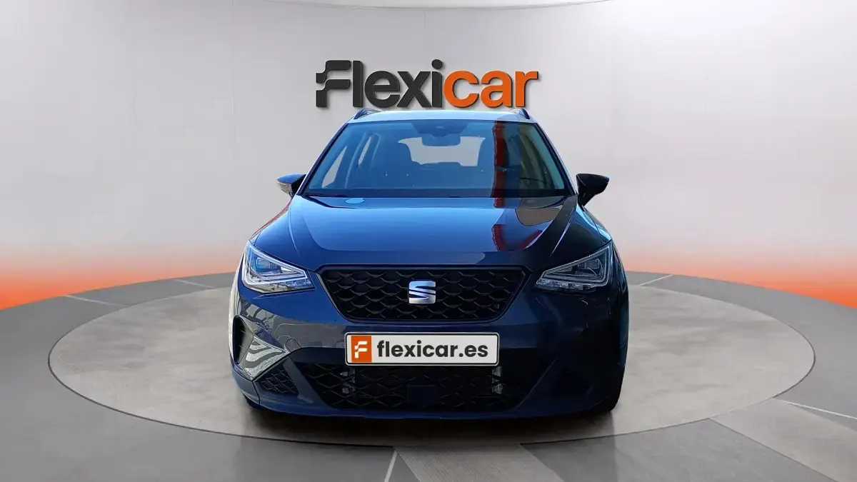 Usado Seat Arona Style 110 CV (80 kW) 2023 Gris SUV