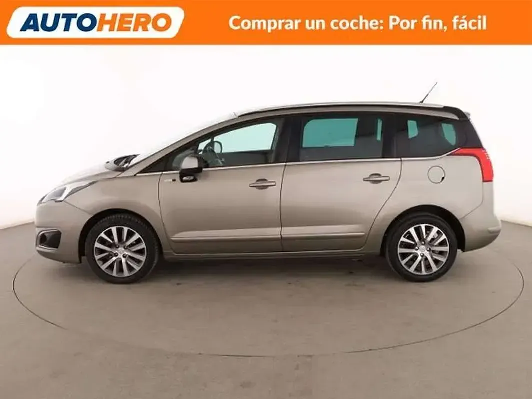 Usado Peugeot 5008 Style 120 CV (88 kW) 2014 Gris Monovolumen